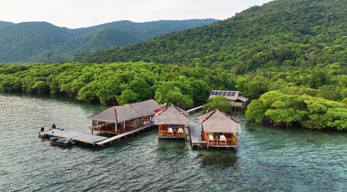 Floating Paradise — eco-luxury retreat above the sea